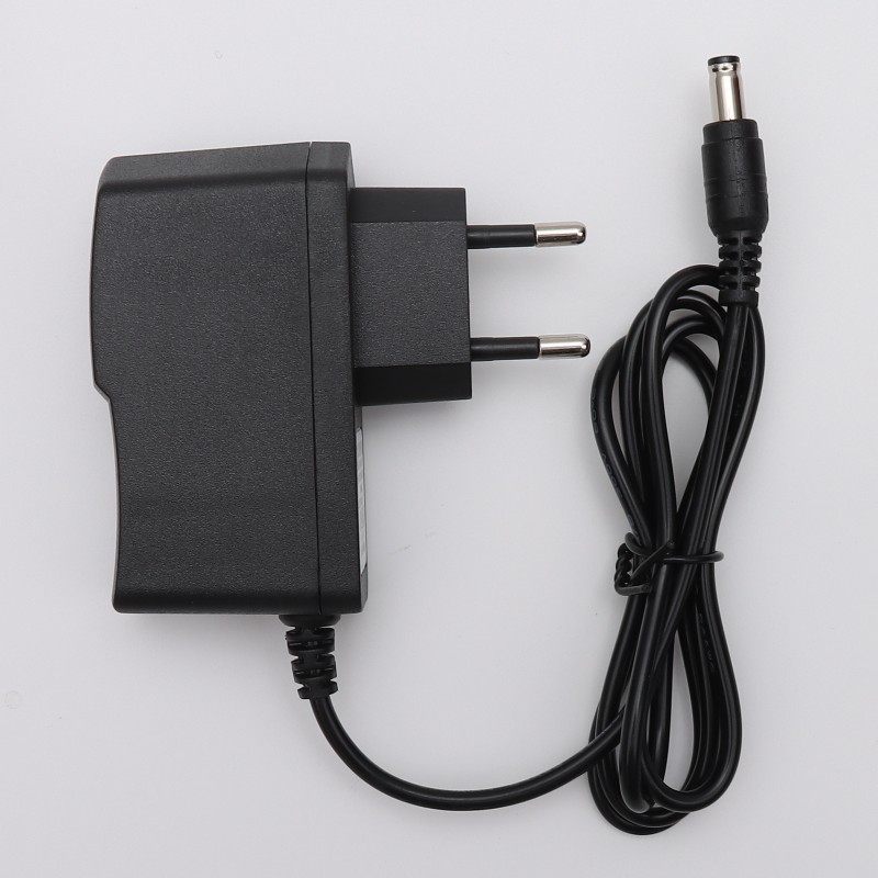 ปลั๊กอะแดปเตอร์แปลงไฟ AC ของ E - Gaming Console Genesis บทวิจารณ์และราคา
